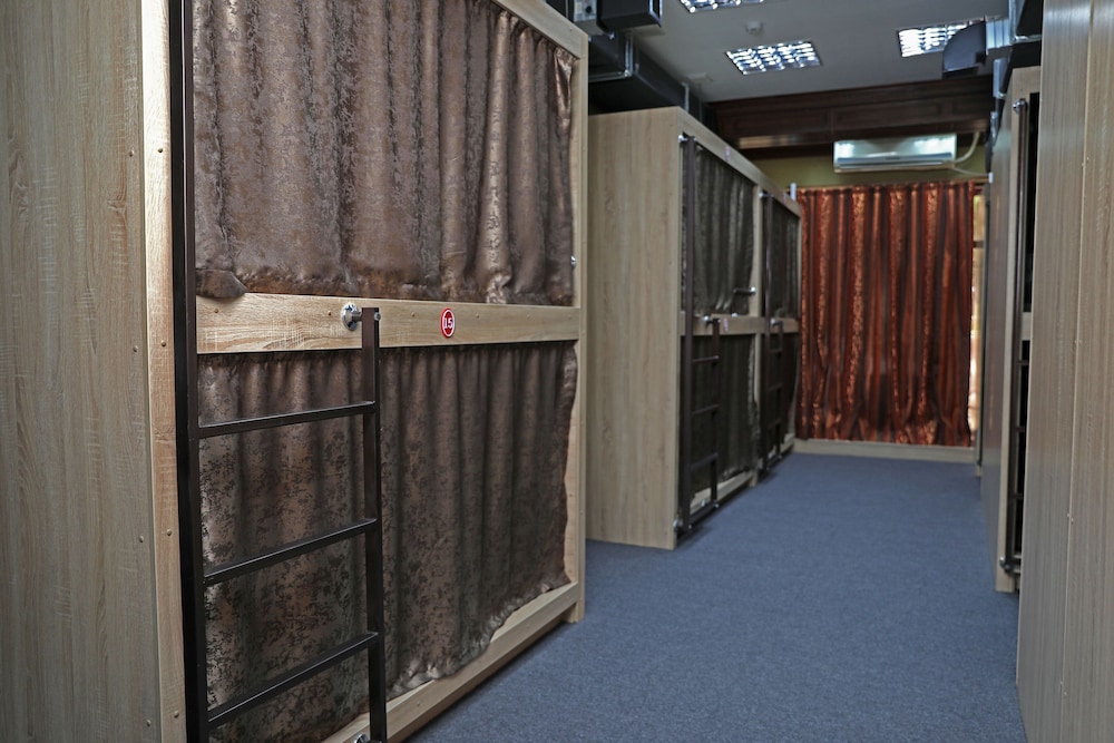 Sanor Capsule Hotel - Hostel view 4