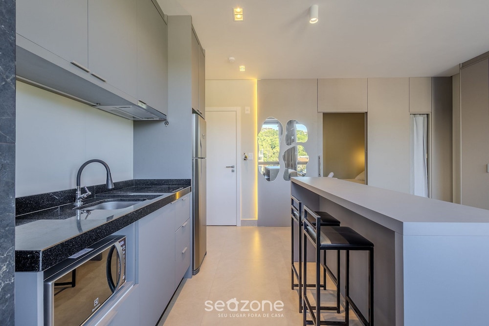 Your Exclusive Stay With Pool and Jacuzzi Just 500 Meters From the Beach - ELF