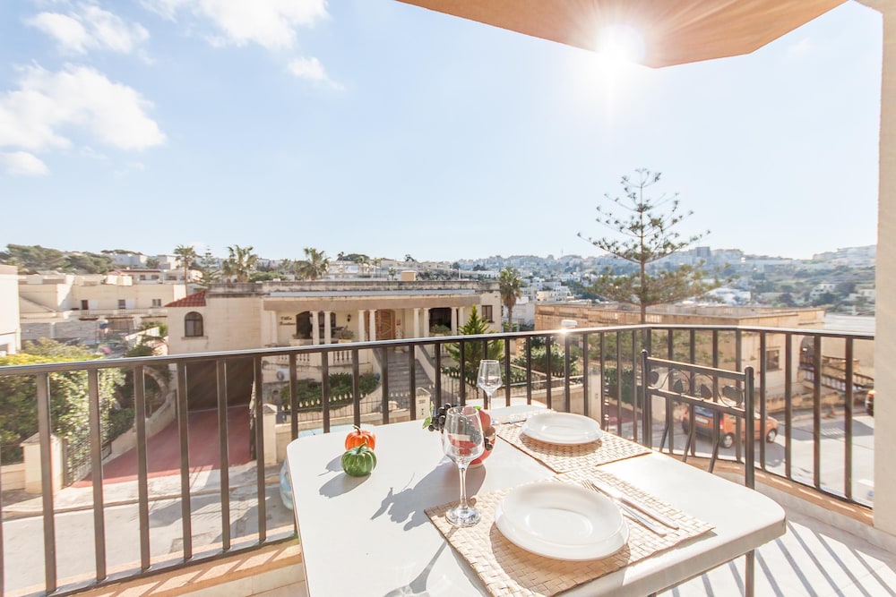 Mellieha Vacations - Merill Pool and Sea Charming Apart 2 - Property Image 1