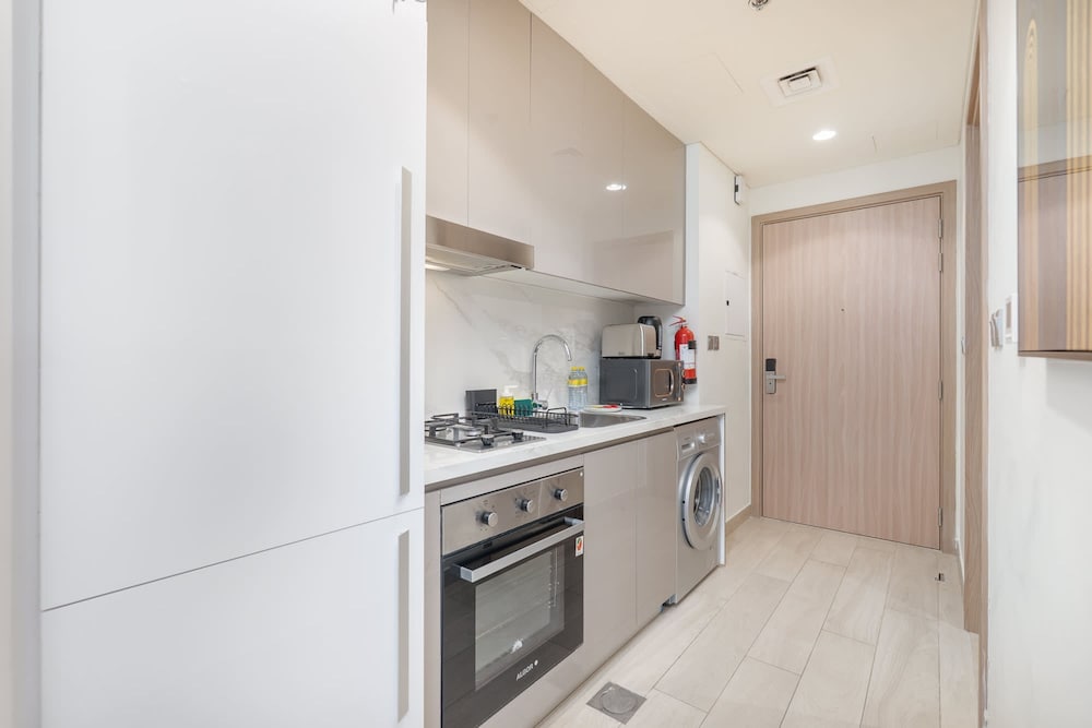 Elegant Studio With Garden in Meydan - Dubai