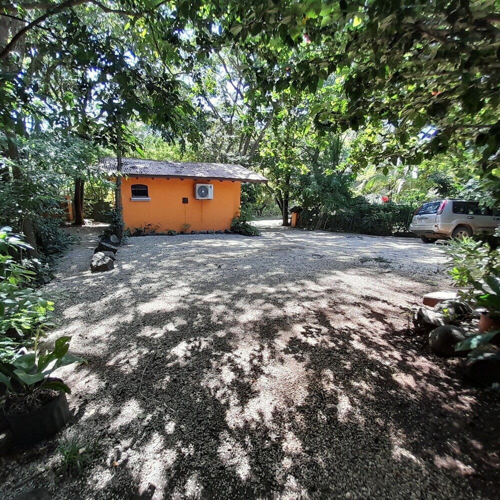 Hotel Cabinas La Playa