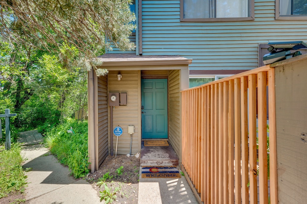 Beautiful Boulder Townhome: Walk to CU & Pearl St! view 4