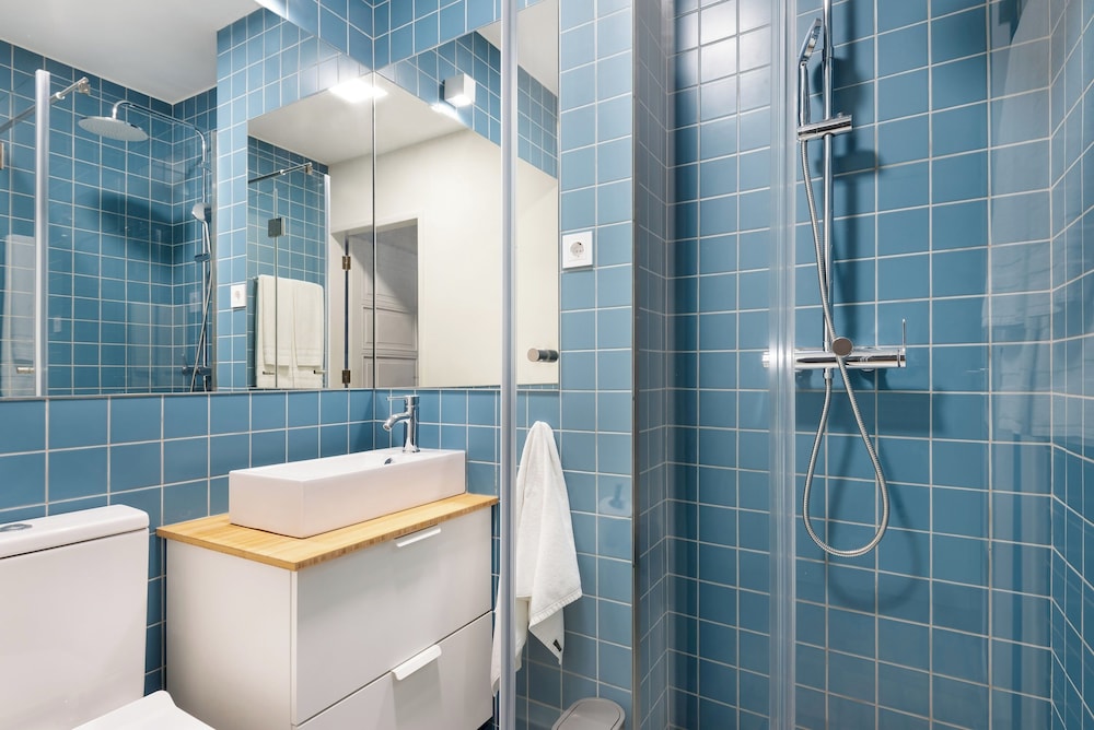 Breinr · Trendy and Spacious 3BR Family Home