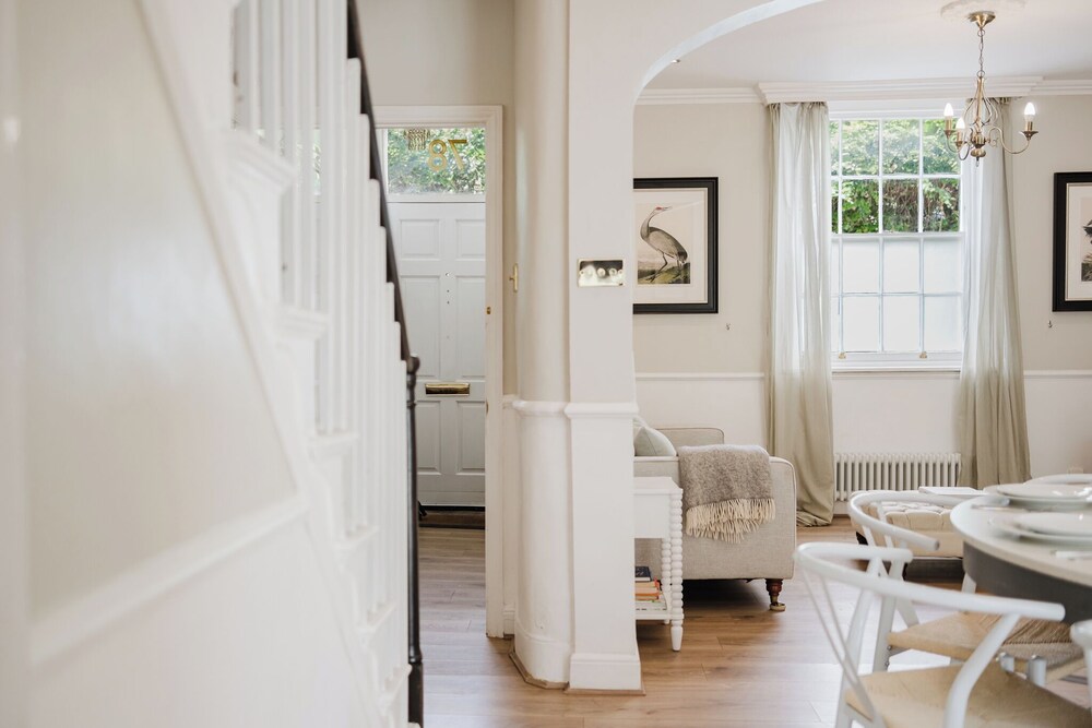 Stylish Townhouse Annexe Cheltenham