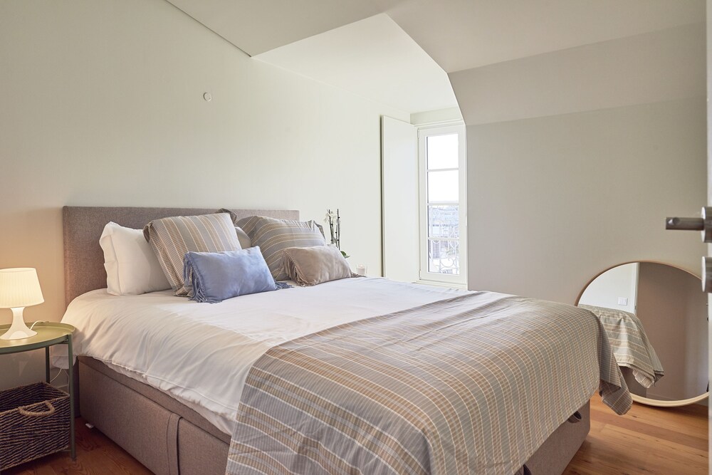 Lisbon Five Stars Apartments - Bica 246