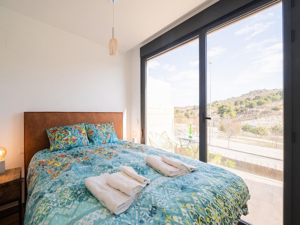 Villajoyosa Home With Shared Pool