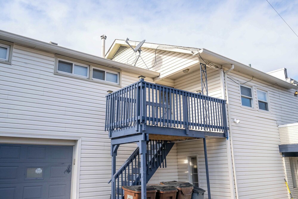The Grand Elm Suites Sleeps 10