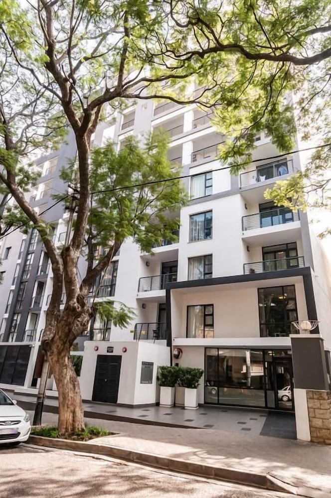 Hotel Easy Stay - The Vantage - Image 1