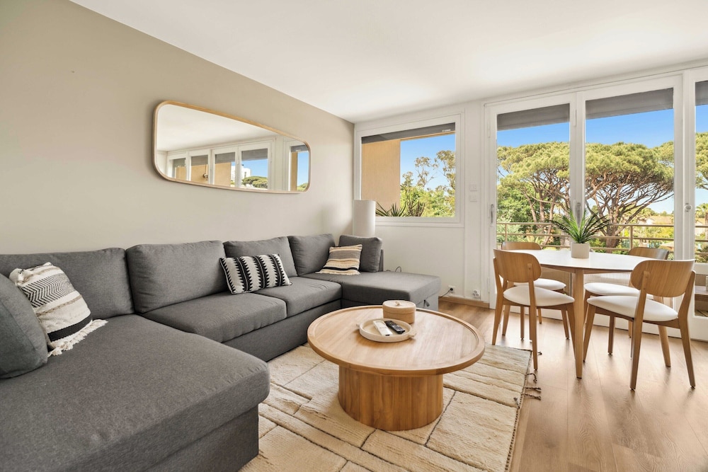 Modern Apartment sea View -2br-4p- Saint-tropez