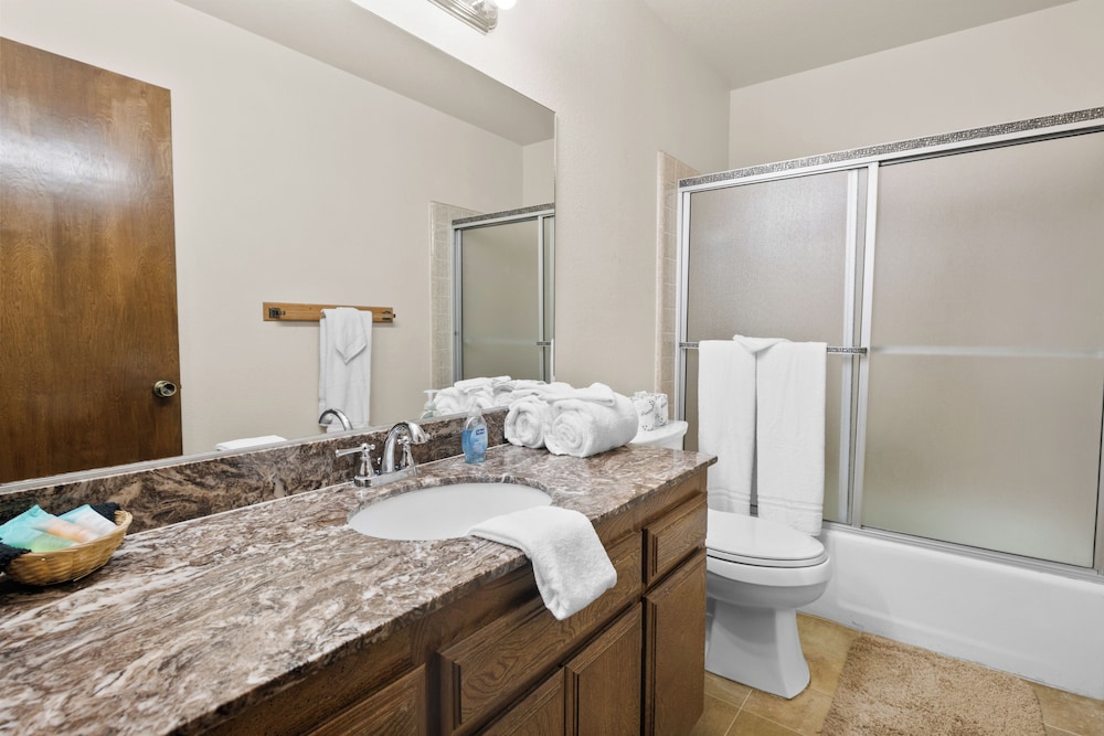 Summit X-ross Roads Condo