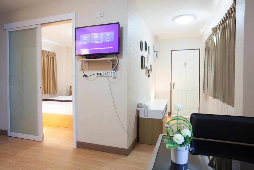 Orawan Suites