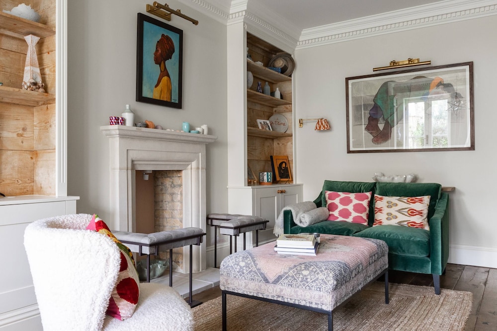 Ladbroke Gardens VII by Onefinestay