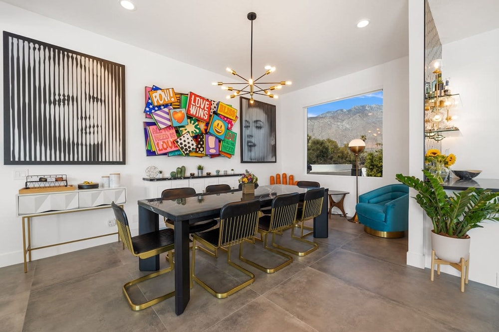 The Lighthouse- Monthly 4 bd 4 bth Pool Spa
