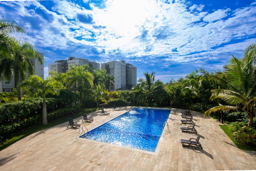 Modern Apt With free parking and AC 3brs view 3