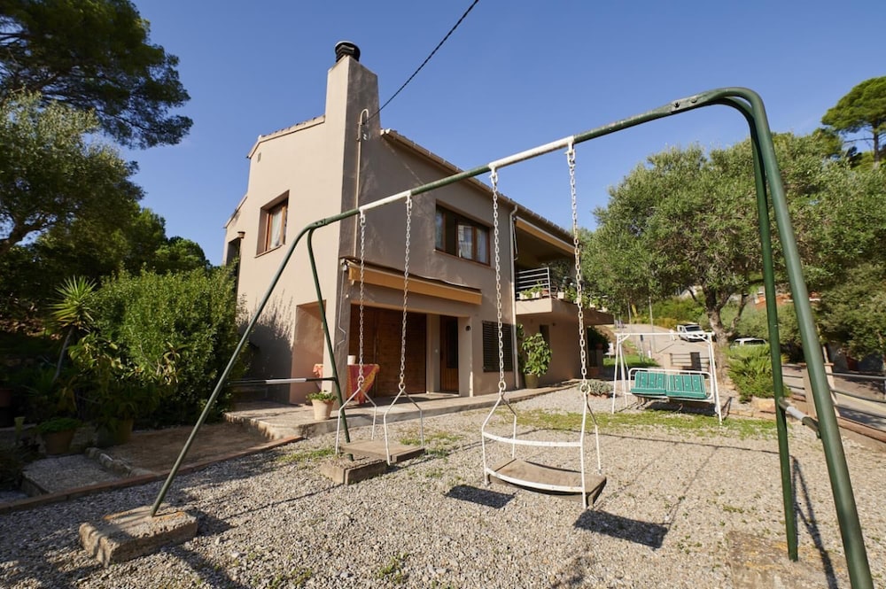 Masso in Llafranc With 3 Bedrooms and 1 Bathrooms