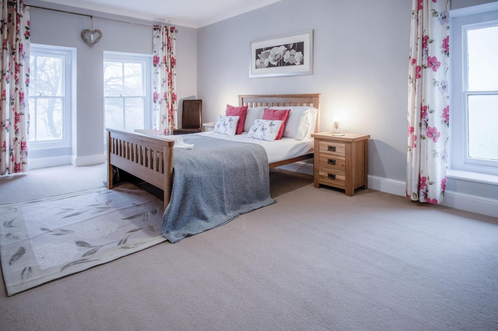 Gymmin House - 3 Bedroom Cottage - Red Roses view 4