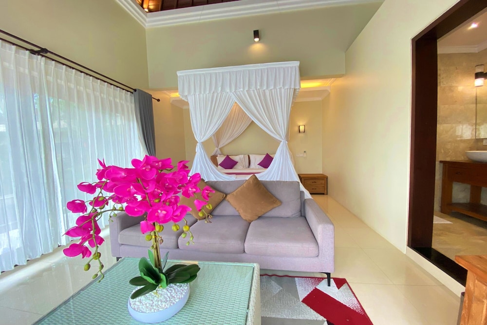 Sari Sasih Hillside By Reccoma