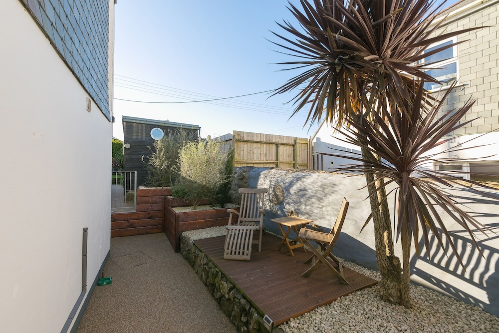 Oystercatcher House