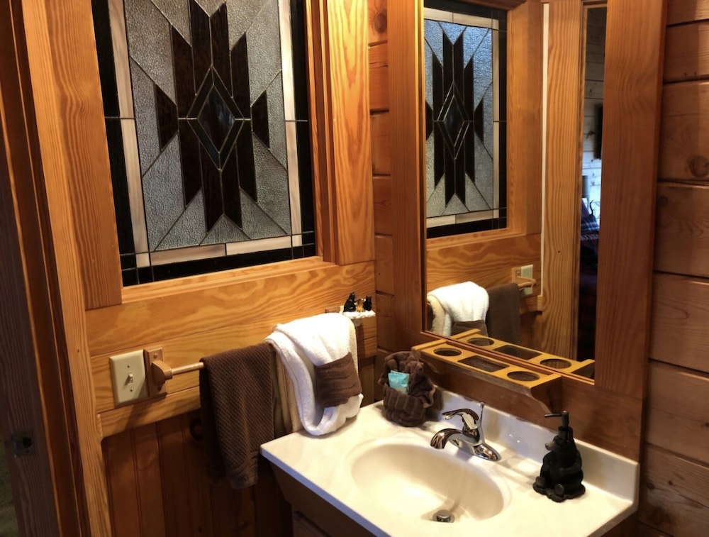 Eagles Nest 1 Bedroom Cabin