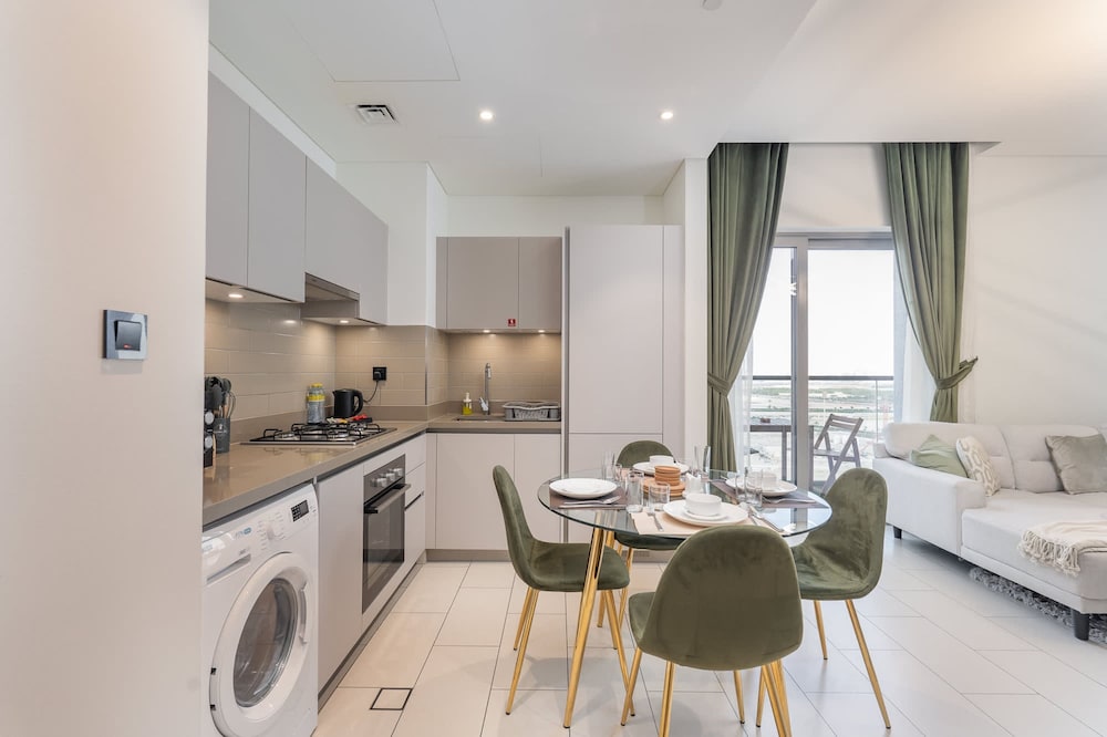 Lavish 2BR Apartment in Sobha Creek Vistas Reserve
