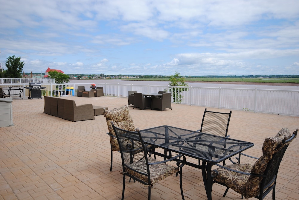 Premiere Suites Moncton