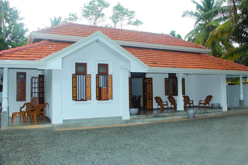Villa Palm Breeze