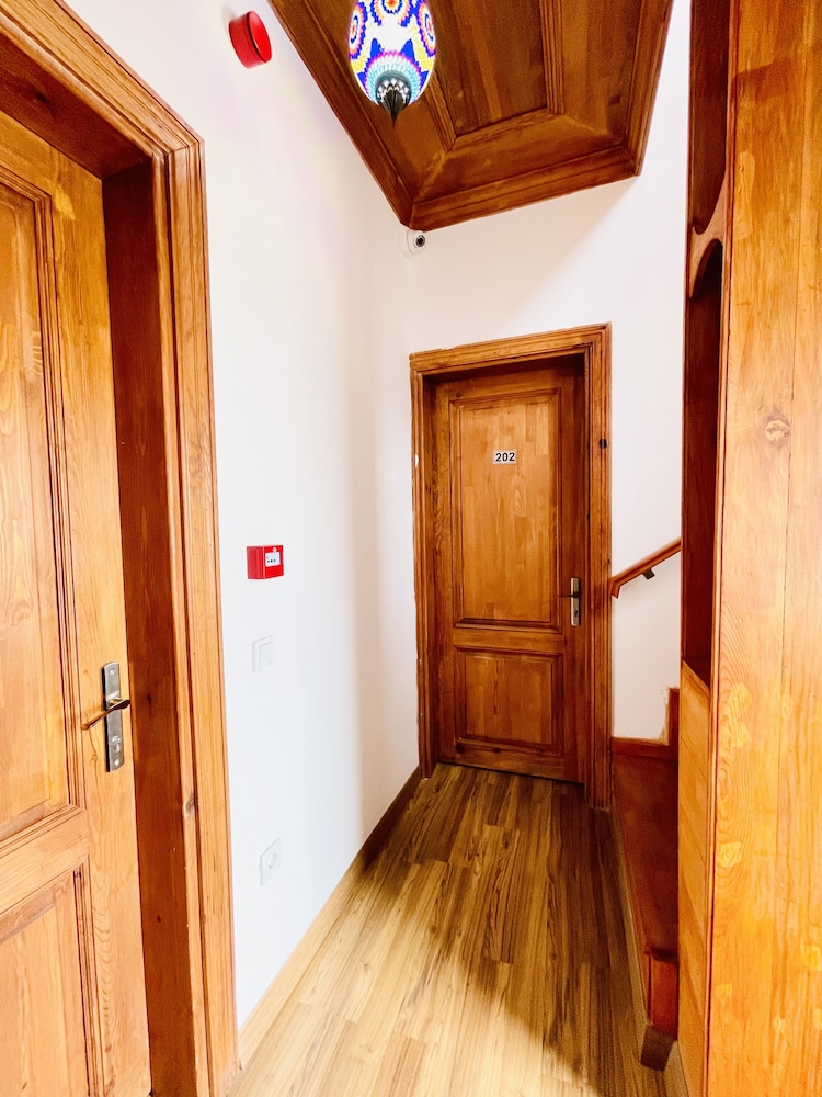 Qonaq Otel - Image 49