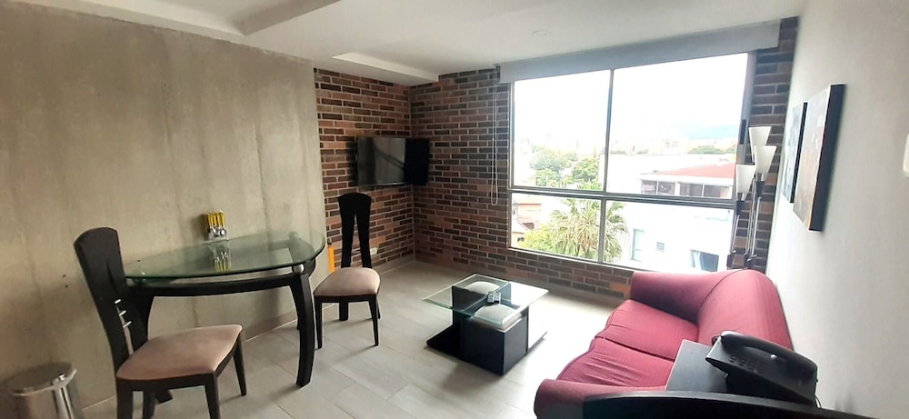 Your best Laureles home away from home