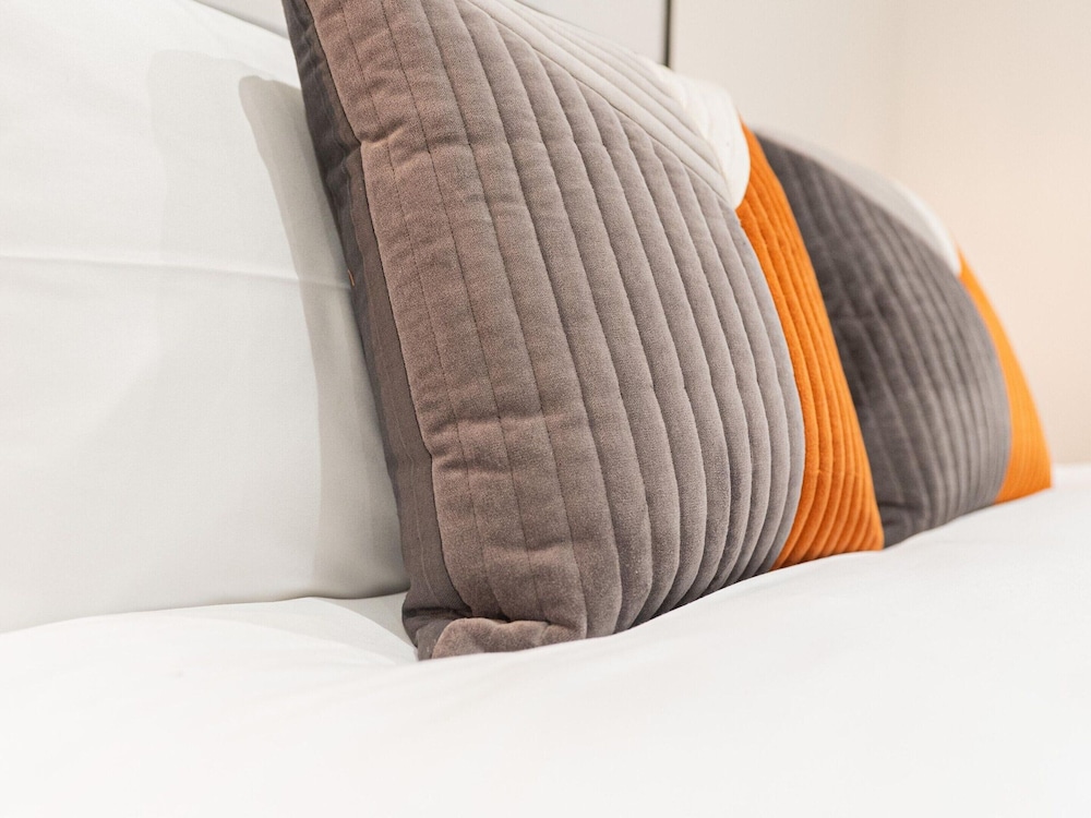 Discover Angel Central Two Bedroom by Belvilla