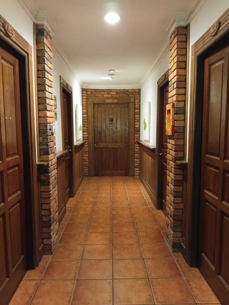 The Pinewood Lodge & Organic Farm