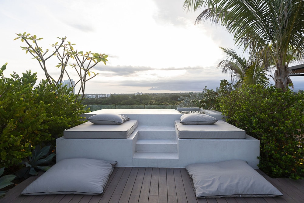 The Palms Penthouse by Acomodo Punta Caelo