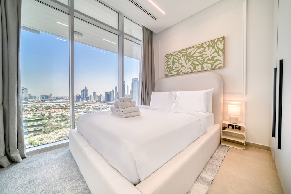 Luxe and Modern Duplex in Difc