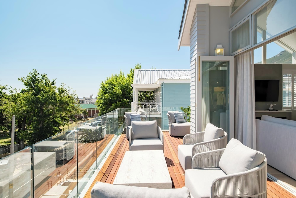 6bed Villa by Camps Bay Beach Seven the Drive