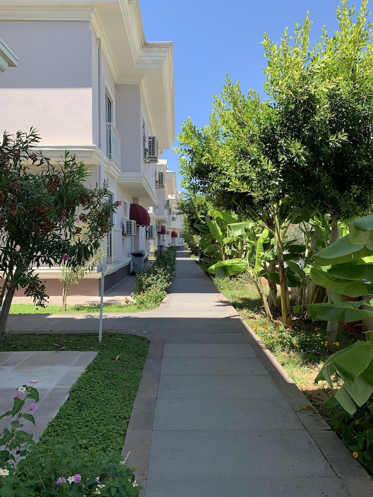 Daphne Residence - Image 32