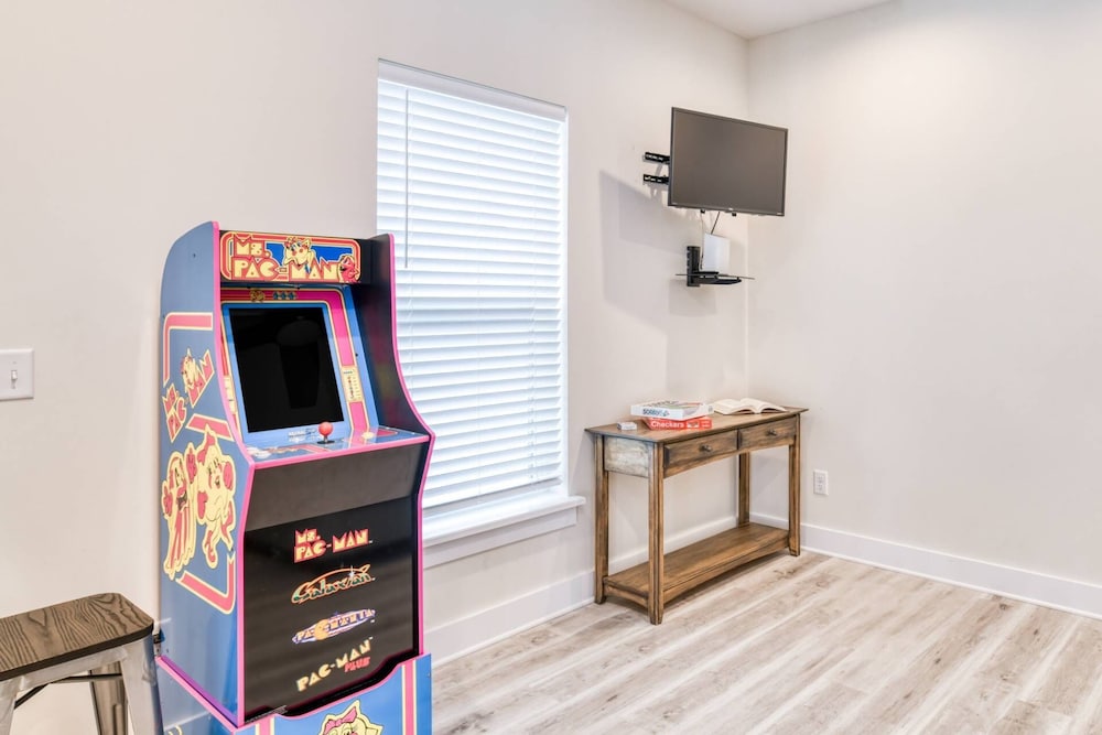 70 Oneida Street