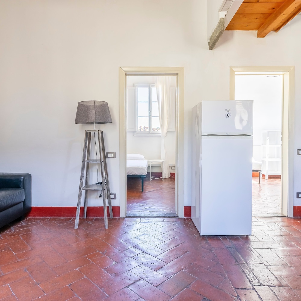 Cerchi 3 in Firenze With 2 Bedrooms and 1 Bathrooms