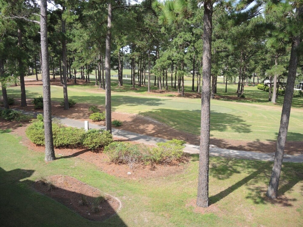 Golf Course View Villa 3009 With Access to Golf Course and Outdoor Pool by Redawning view 3