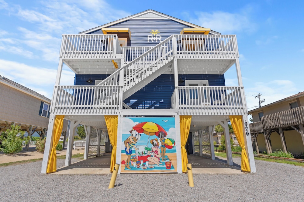 Beach Nest - R R Beach Club