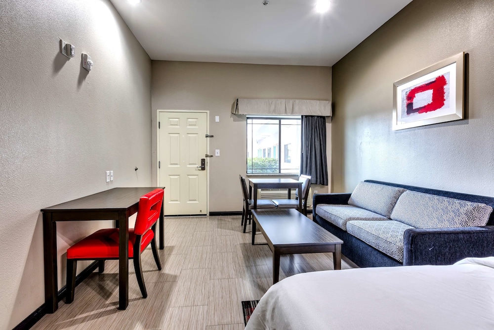 Americas Best Value Inn and Suites IAH Airport North - Property Image 35