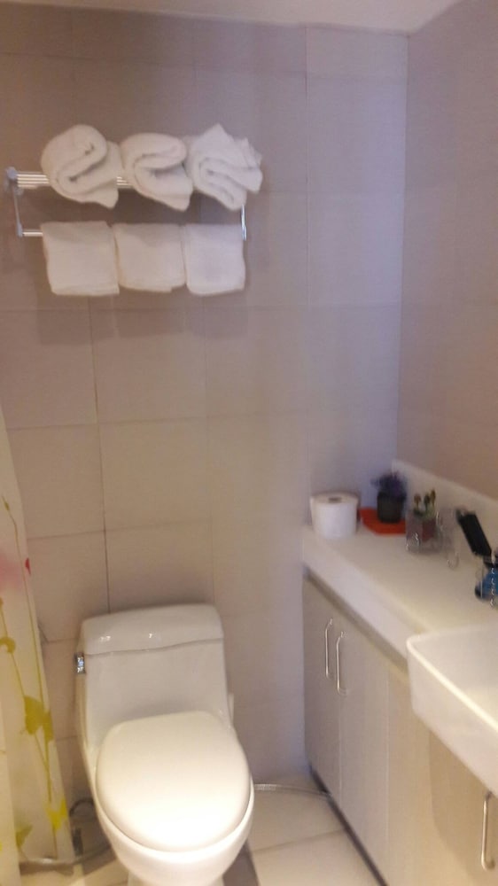 Araneta Cubao No Brown Outs 1BR Furnished Condo With Balcony Free Wifi Netflix