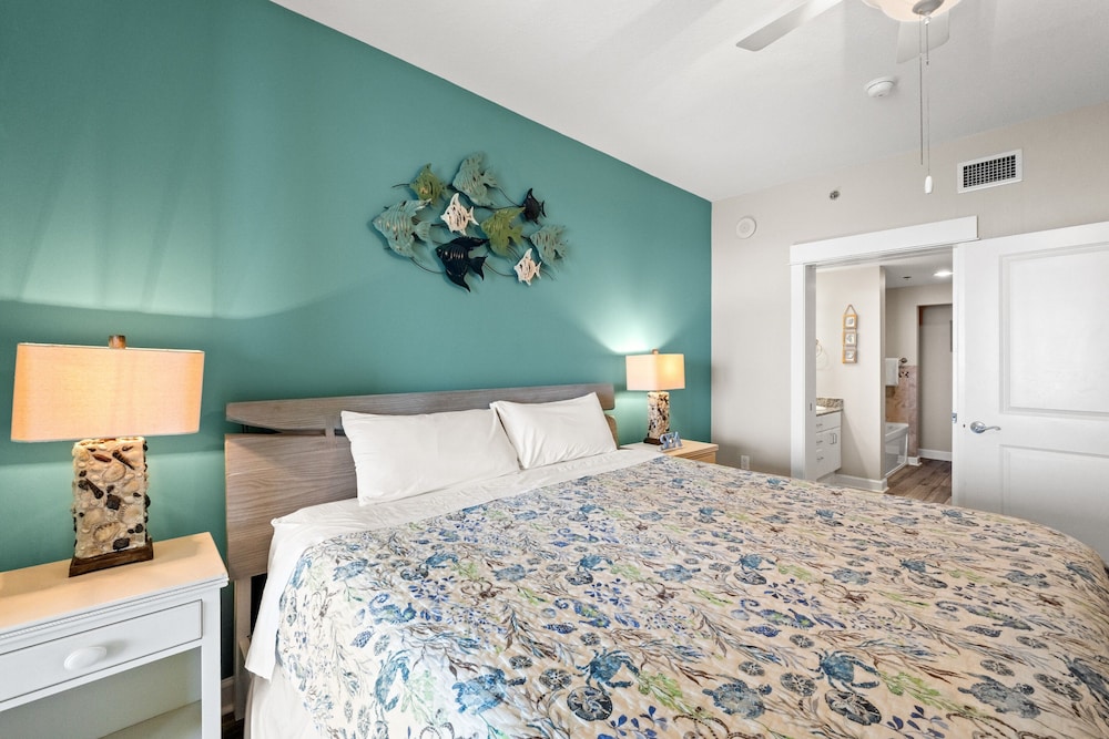 Grand Panama Beach Resort by Book That Condo