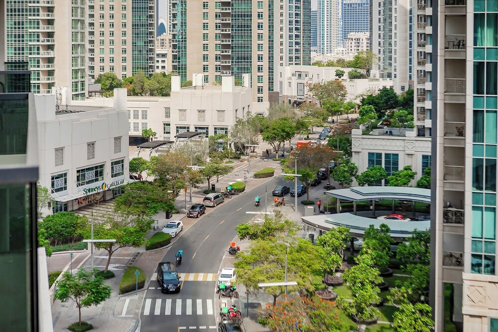 Fabulous 1BR in Act Two Emaar Downtown