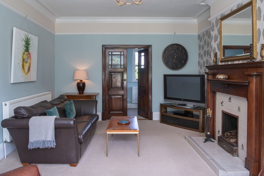 Green End House view 3