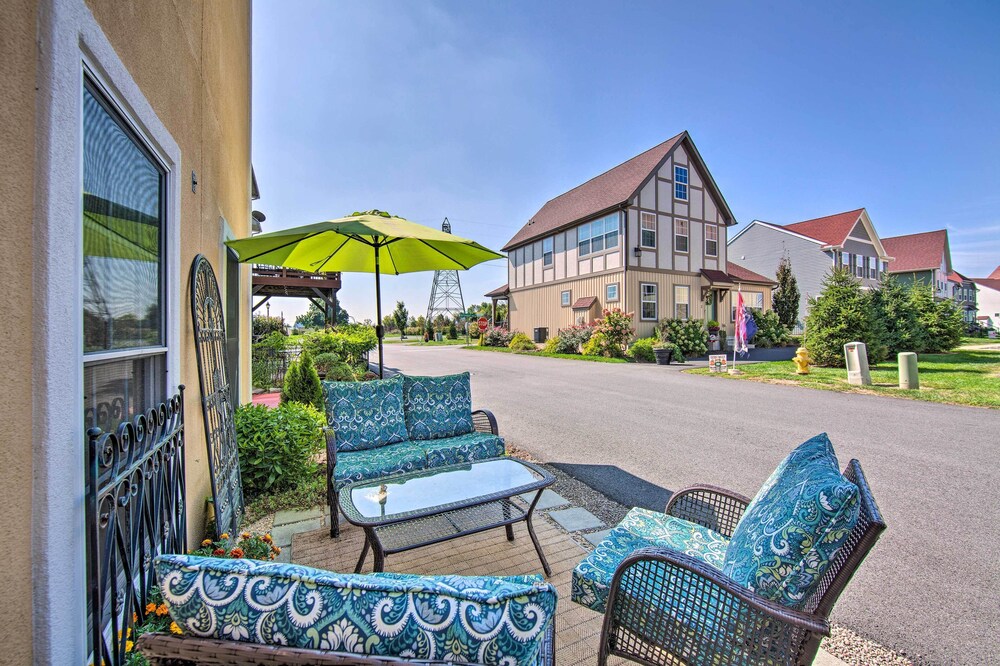 Unique Townhouse in Bavarian-style Neighborhood! - Property Image 7