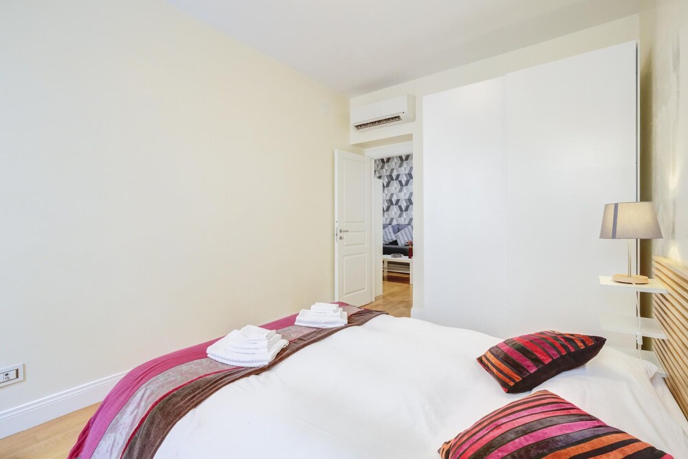 Gonfalone Residence Viola