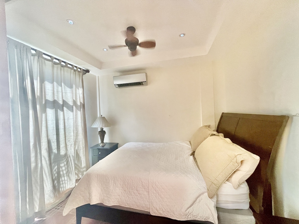 Mountain & Ocean View Retreat - Hermosa Palms 34