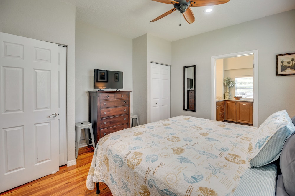 2 Blocks to Canal St: New Smyrna Beach Home