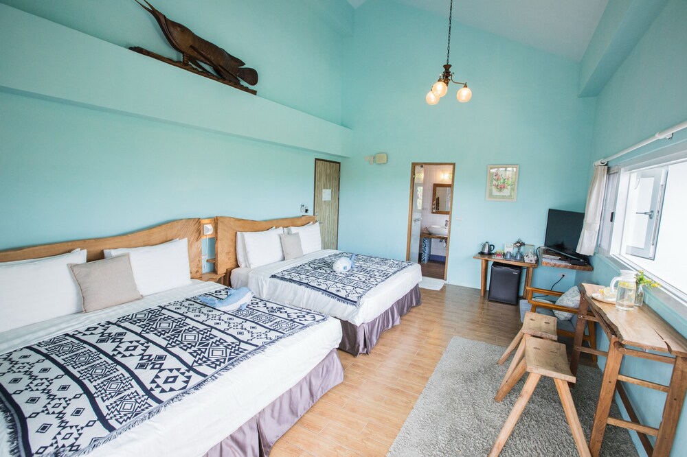 Bonjour Bebe Hostel