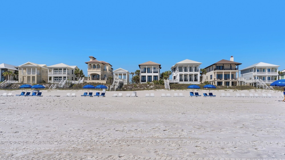 Lakefront Haven in Carillon Beach