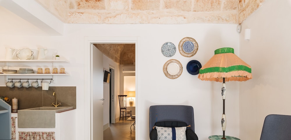 Cementine Traditional Suites